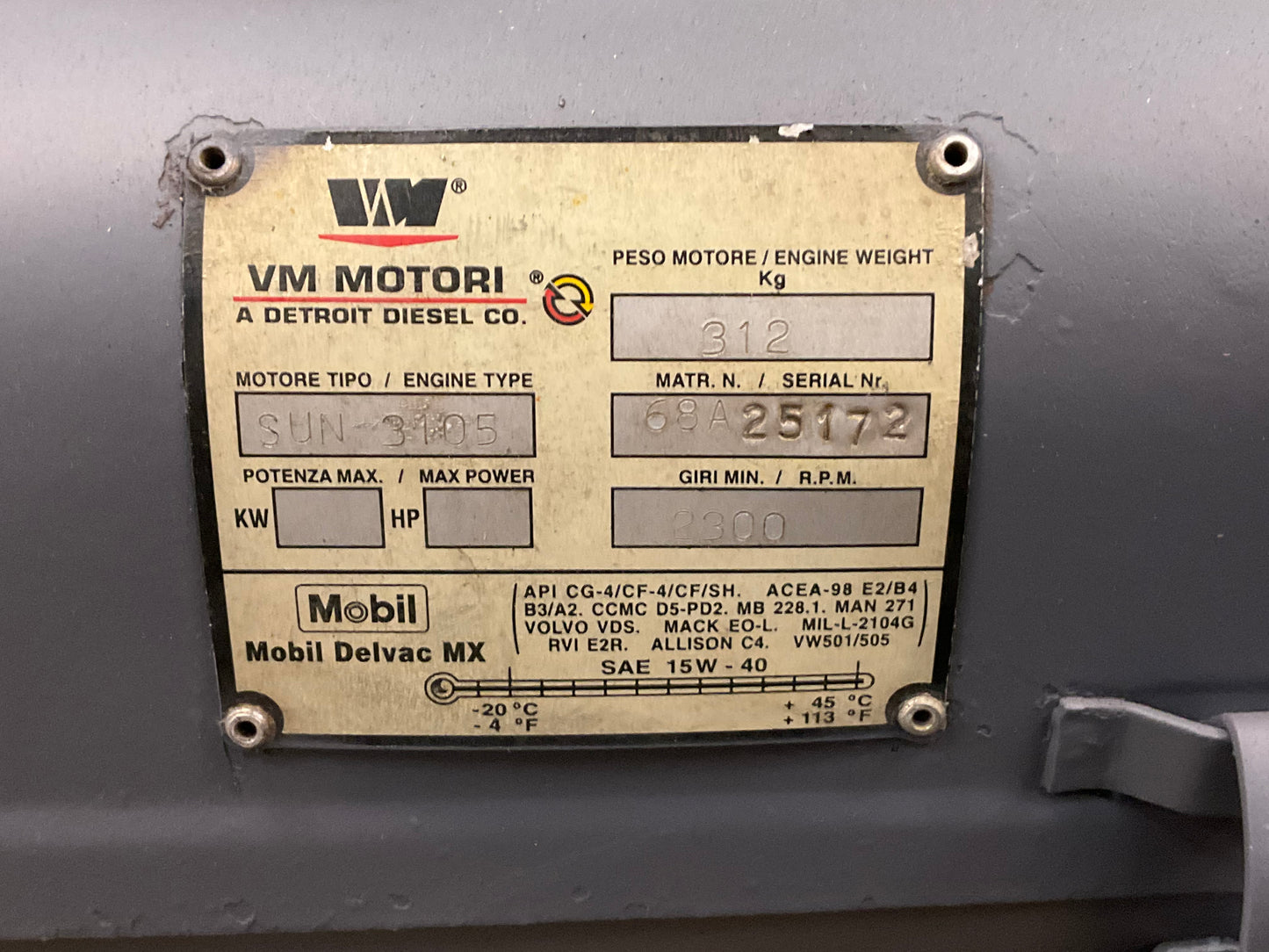 VM Detroit SUN3105 Used Engine VM68A25172