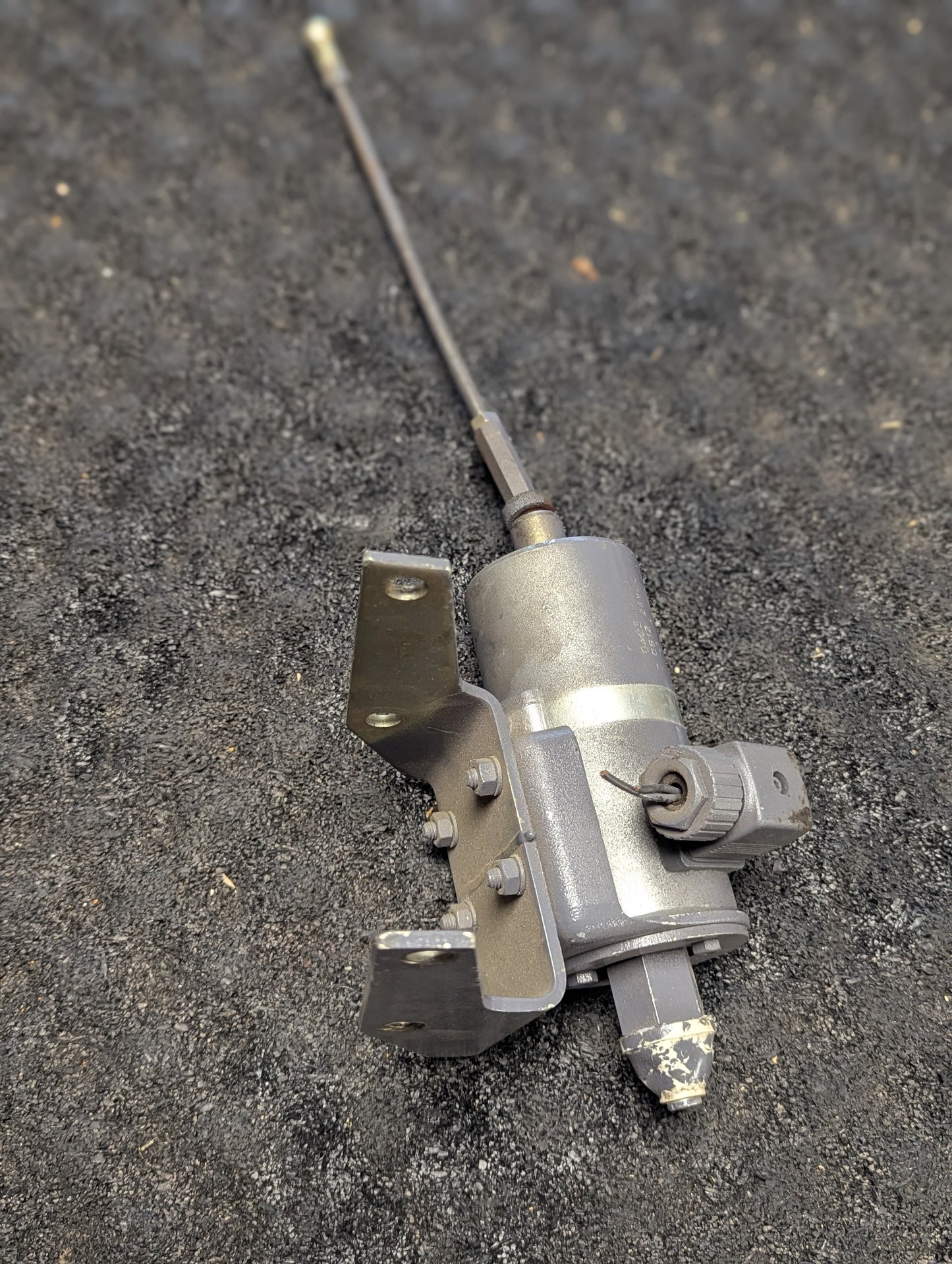 Deutz Stop Solenoid 24V 0423-8221