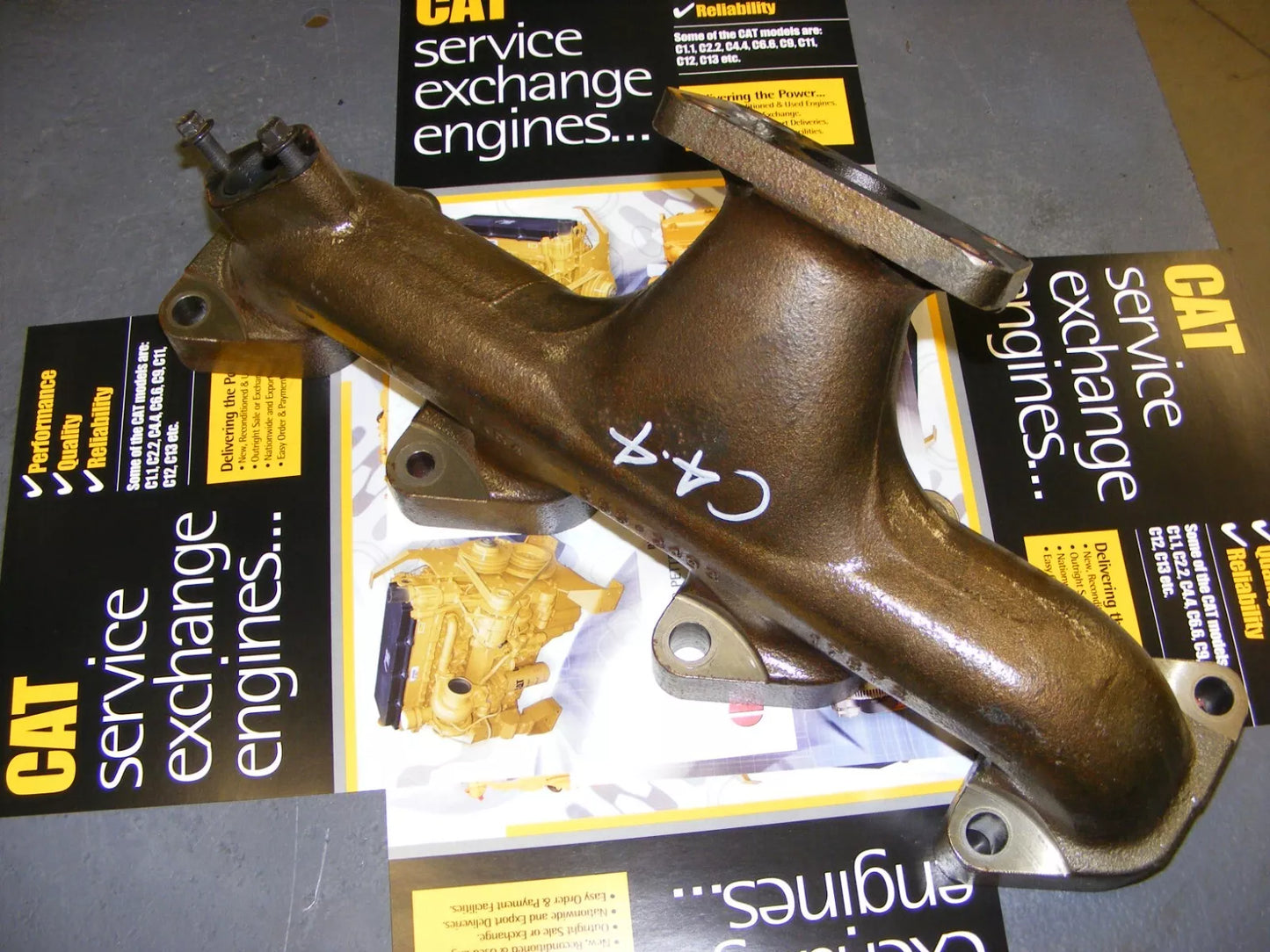 Cat C4.4 Exhaust manifold