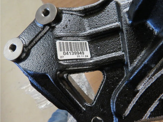 Deutz 04139949 Central Console /Fan Mount