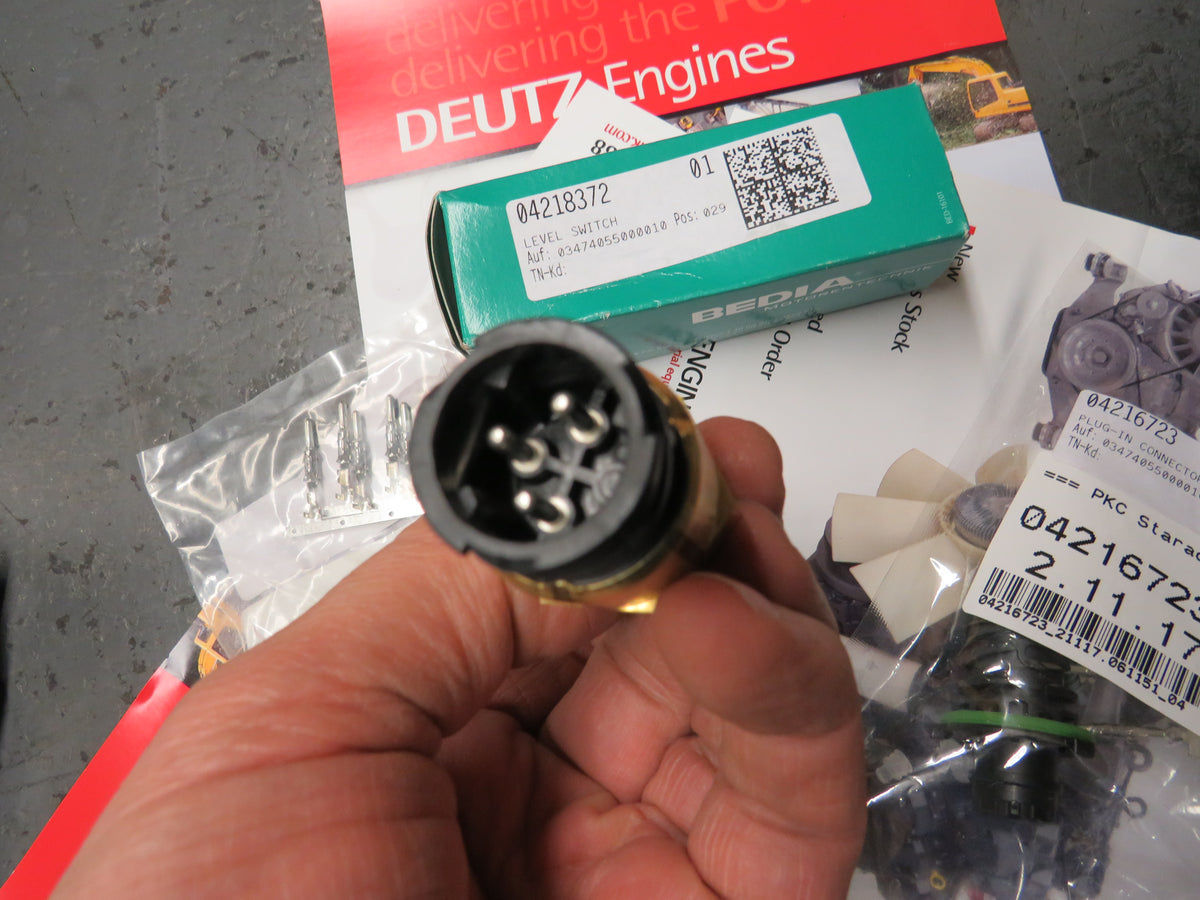 Deutz TCD3.6 TCD2.9 04218372 Level Switch 04218100 & 320402 & plug kit