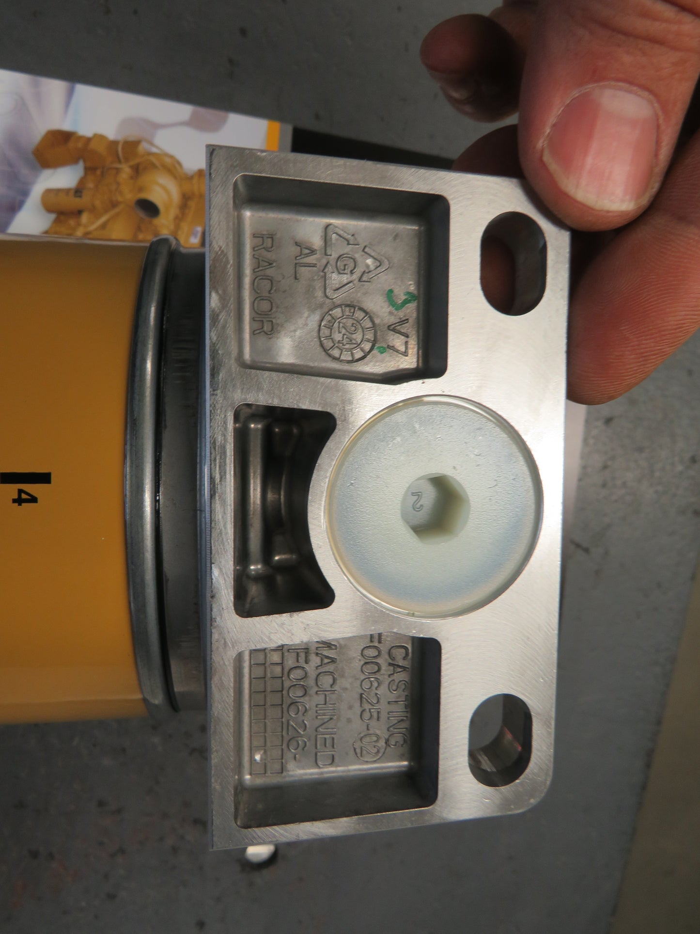Cat caterpillar 438-7763 fuel filter assembly C4.4 C6