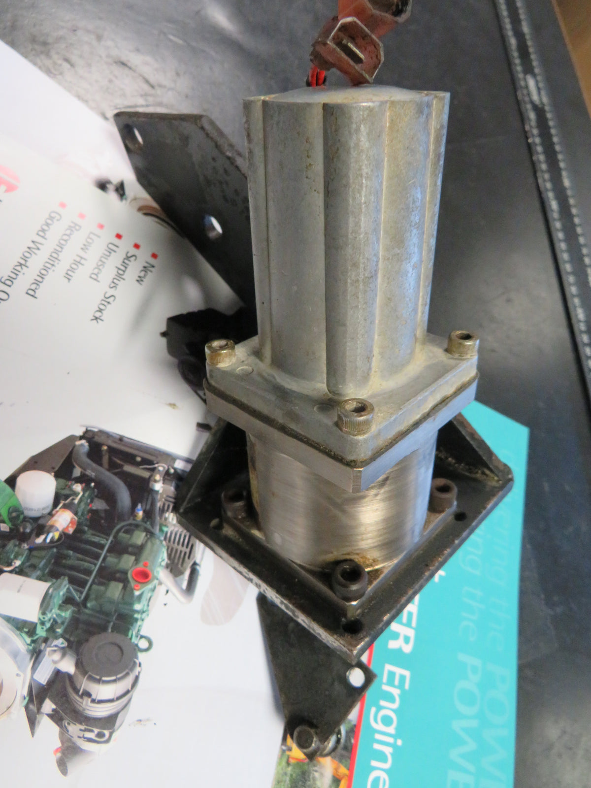 Barber-Colman 12v solenoid Lister Petter Cummins DYNC 10202-000-12v 3795011