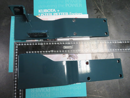 Kubota Z482 Z602 D722 front radiator/engine mounting brackets
