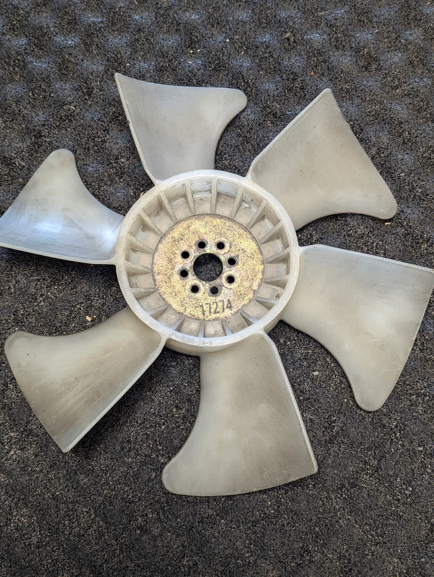 Kubota Fan 17274-74110