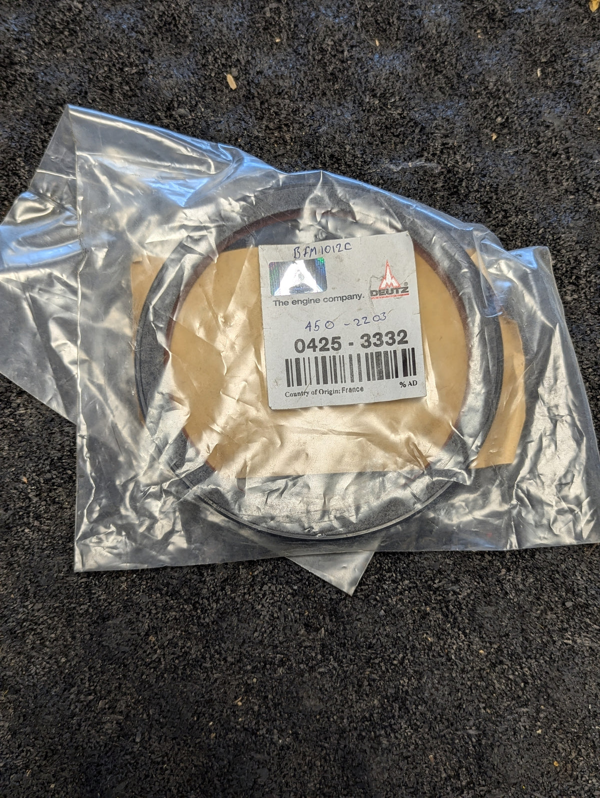 04503522 Deutz Shaft Seal 0425-3332 – Industrial Engines Shop