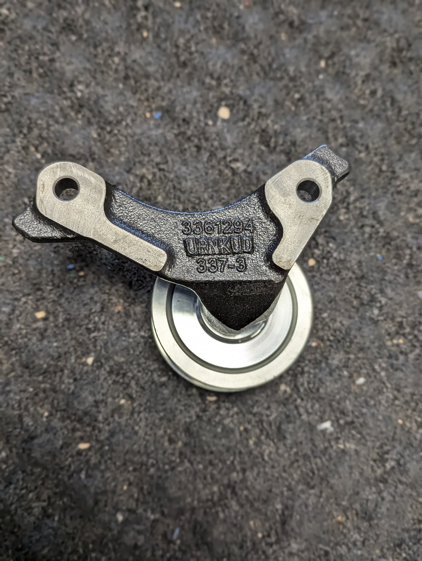 CAT Pully and Bracket 3361294