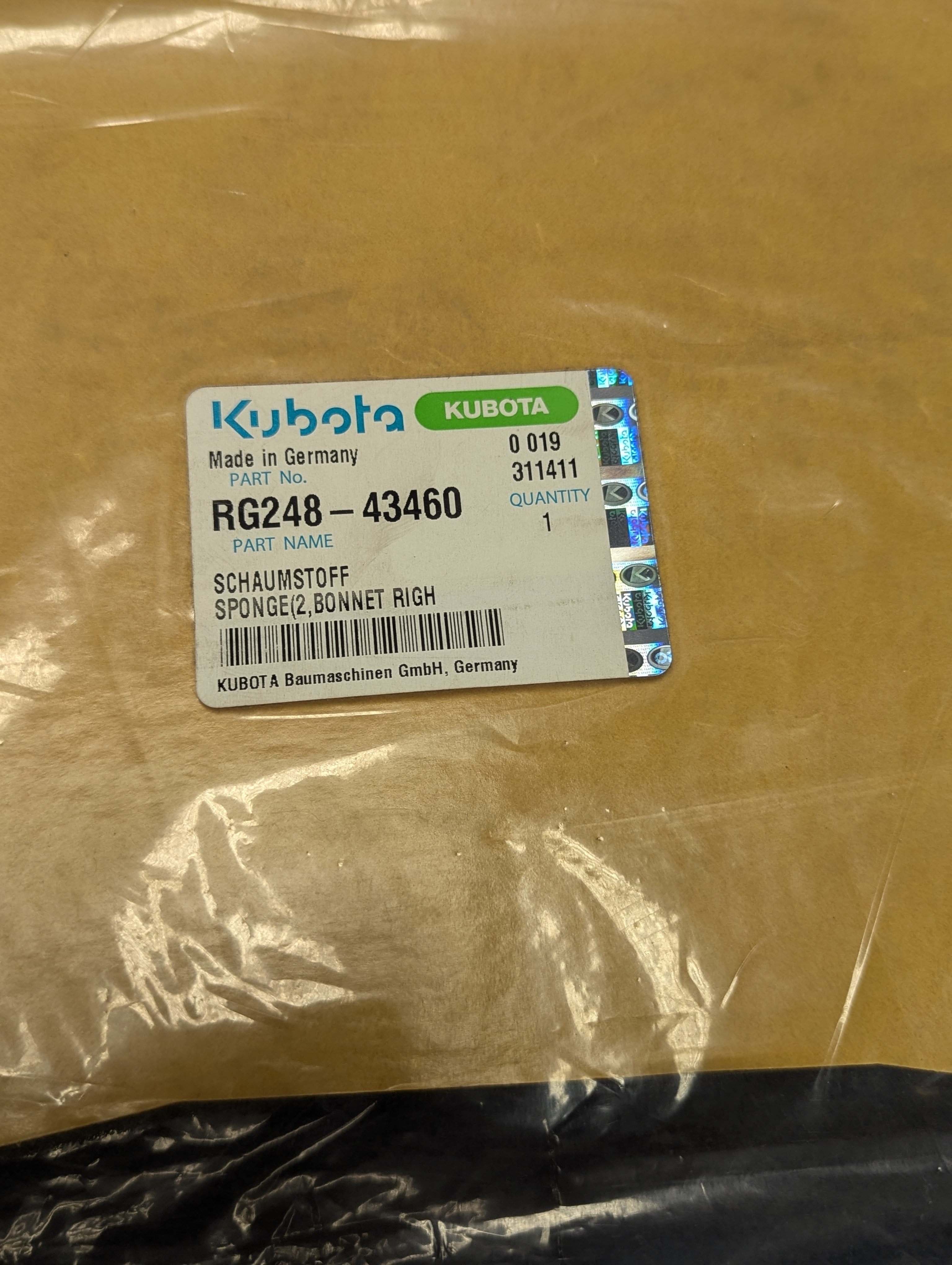 Kubota Bonnet Sponge RG248-43460 – Industrial Engines Shop