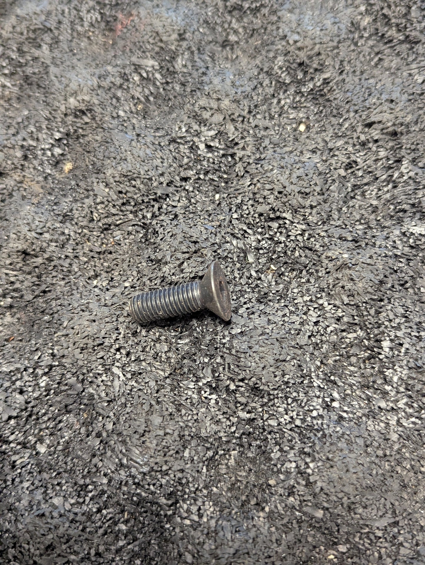 Cummins Flat Head Cap Screw 3925186