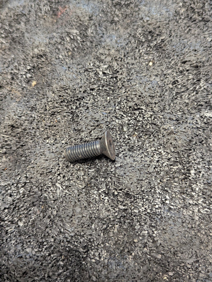 Cummins Flat Head Cap Screw 3925186